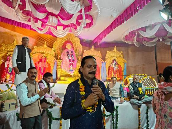Prem Bhatnagar ji singing at a Sai Sandhya before Sai Baba's darbar